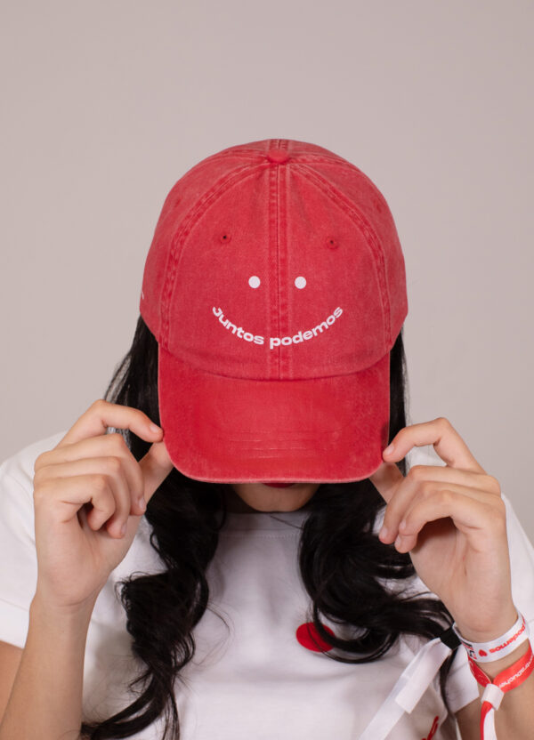 Gorra Roja de Juntos Podemos